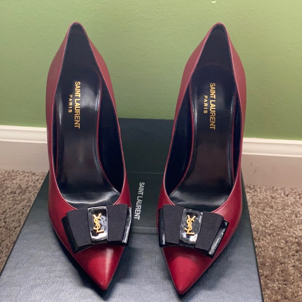 BRAND NEW Saint Laurent Rouge Heel with adorable Bow with YSL Symbol on Patent